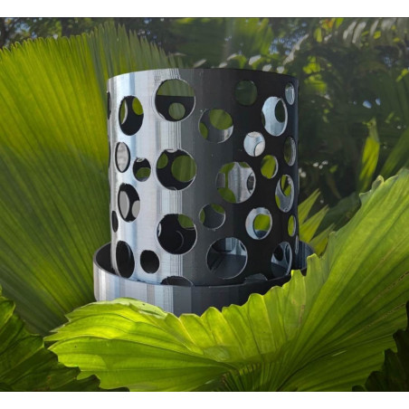 Pot by Corentin with integrated saucer
